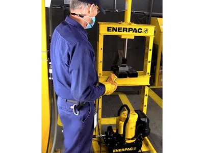 Enerpac ZE2208MB