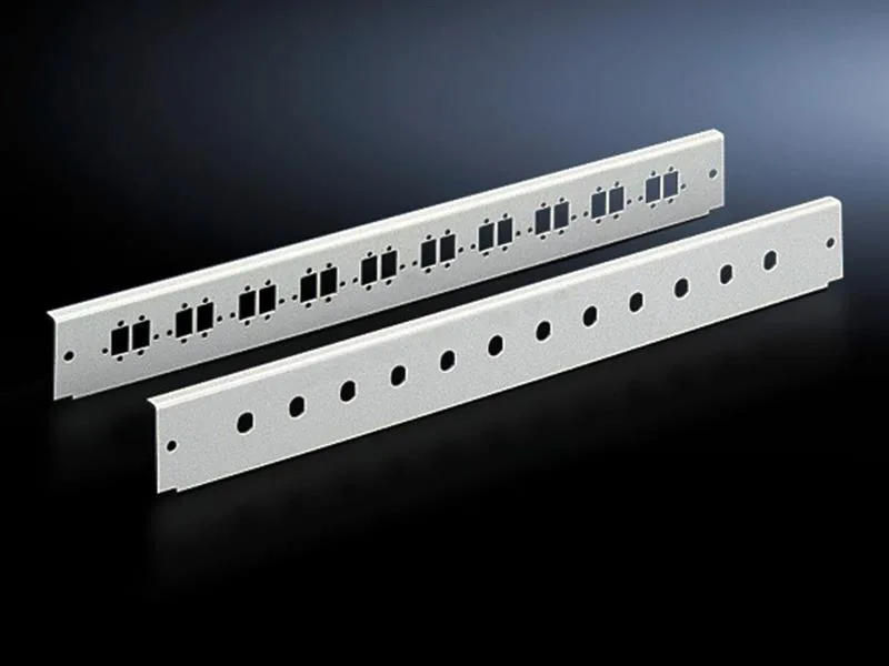 Rittal DK 7241.024 DK Pacth panel, 1U, 24-port E-2000/SC için