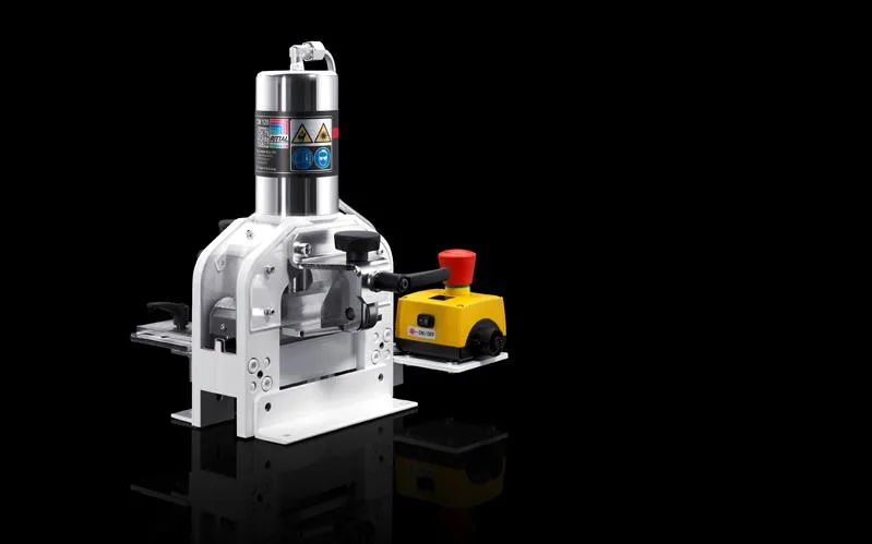 Rittal AS 4055.710 CW 120 – S busbar cutting unit The cutting unit in the CW 120 – S product series is ideal for cutting busbars to length The unit is easily mounted on a workbench