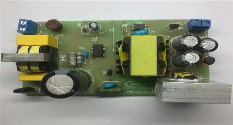Infineon EVALQRC-ICE2QR0680Z
