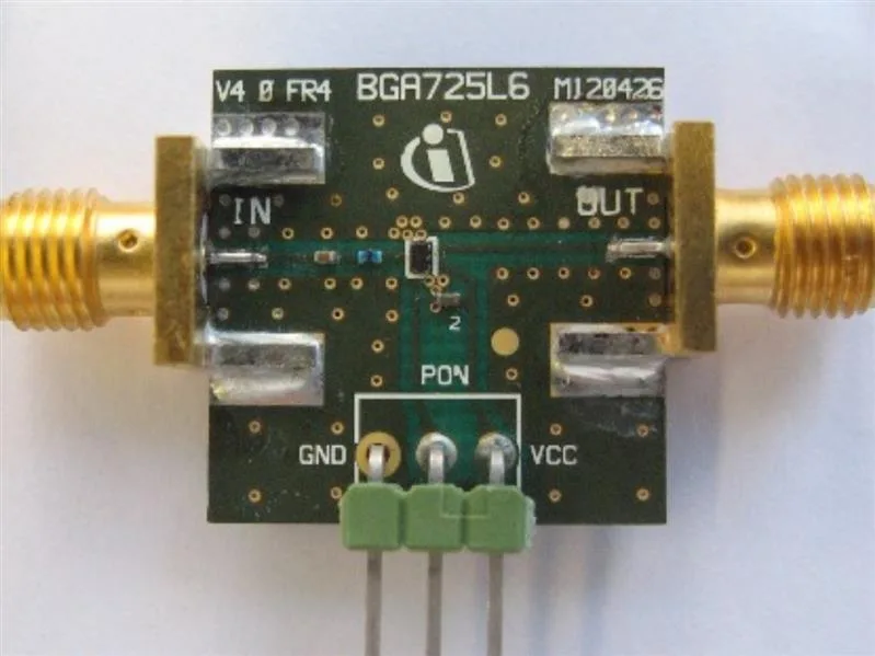 Infineon BGA725L6 BOARD