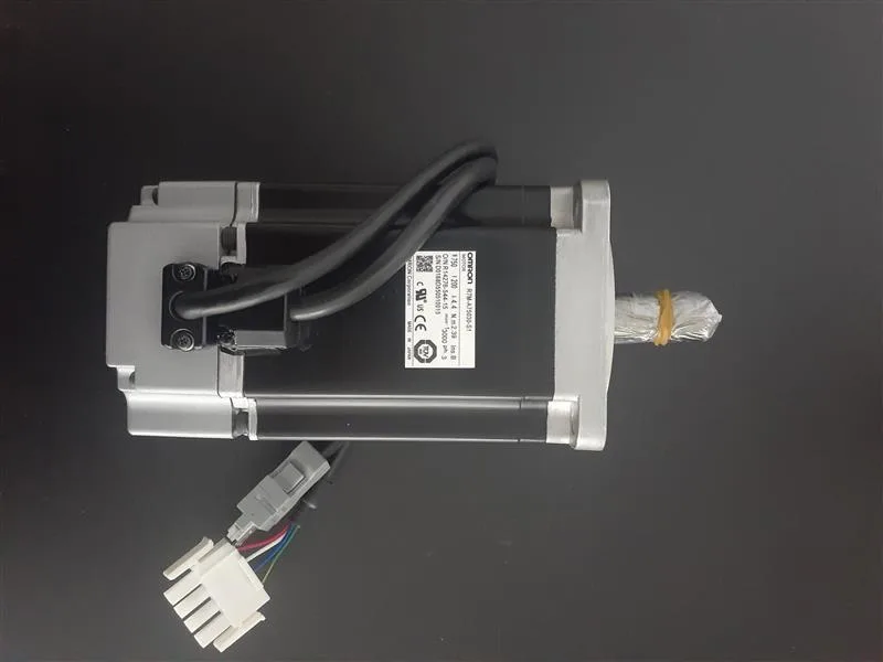 Omron R7M-A75030-S1 Servo Motor