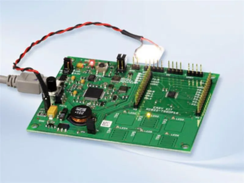 Infineon KIT_XC822_EK_V1